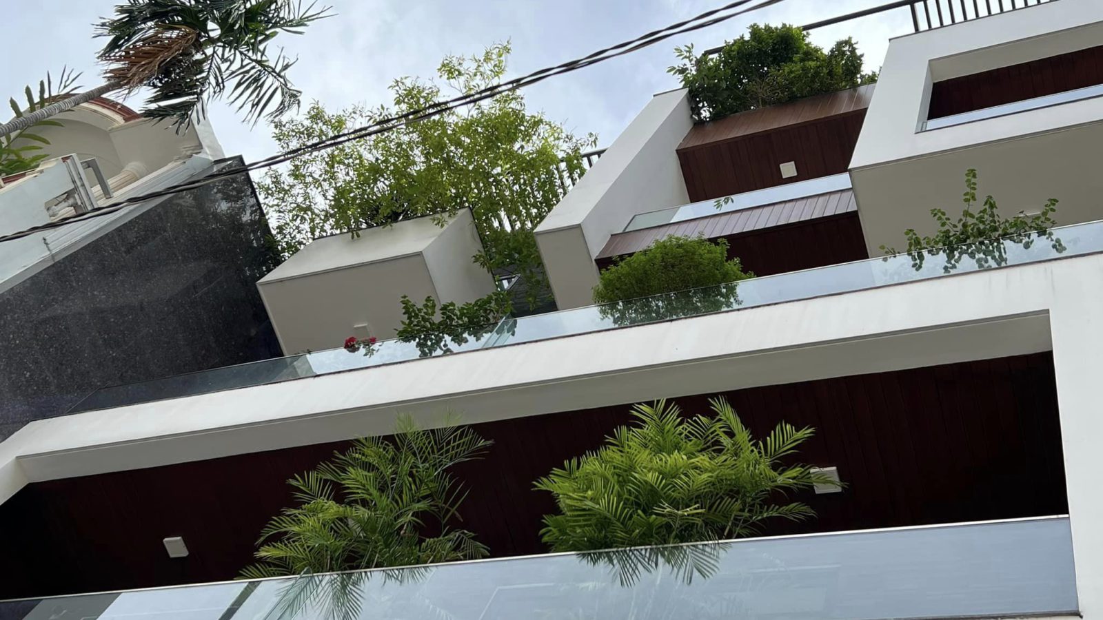 Biệt thự phố 13mx22m phong cách hiện đại - Ảnh hoàn thiện thực tế 3