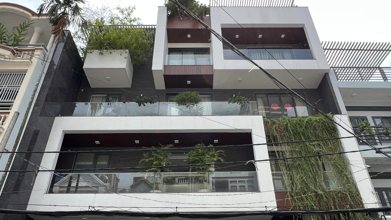 Biệt thự phố 13mx22m phong cách hiện đại - Ảnh hoàn thiện thực tế 4