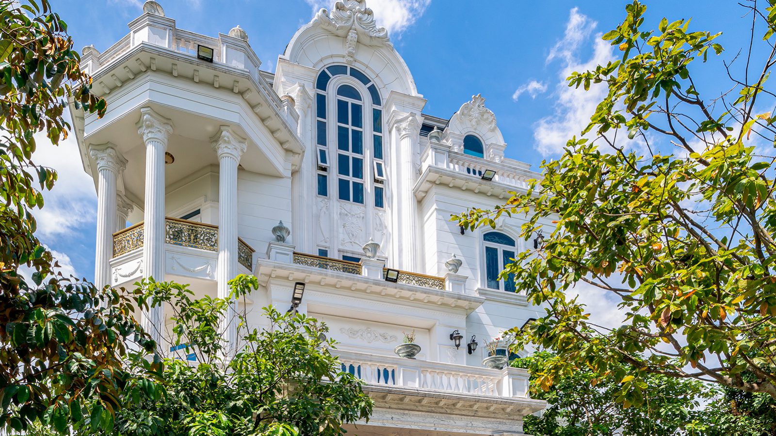 Biệt thự cổ điển - Ảnh hoàn thiện thực tế 2