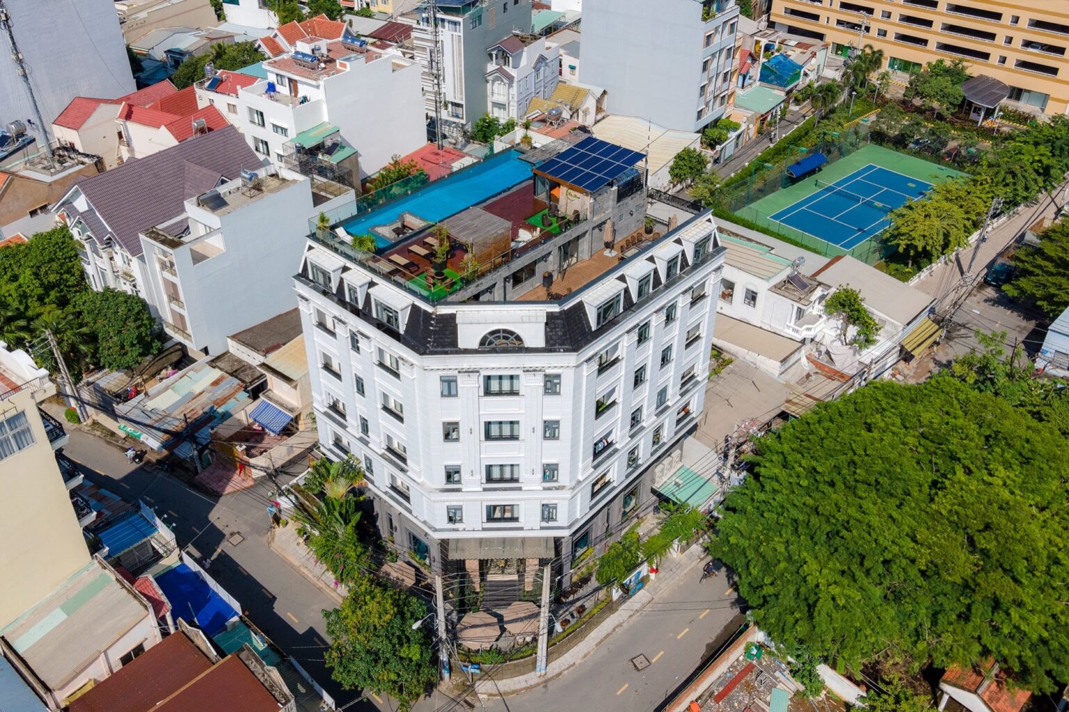 Căn hộ dịch vụ cao cấp tại Thảo Điền, 7.600m² sàn - toàn cảnh từ trên cao